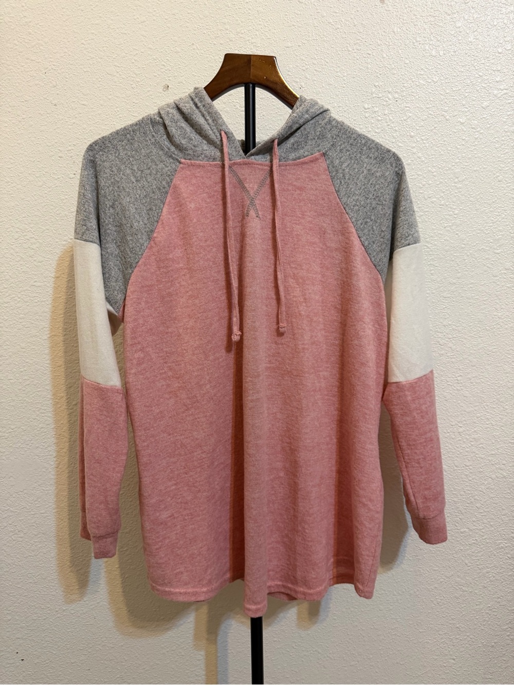 Bobbie Brooks Pink, Gray& White ColorblockHooded Pullover light casual plussize